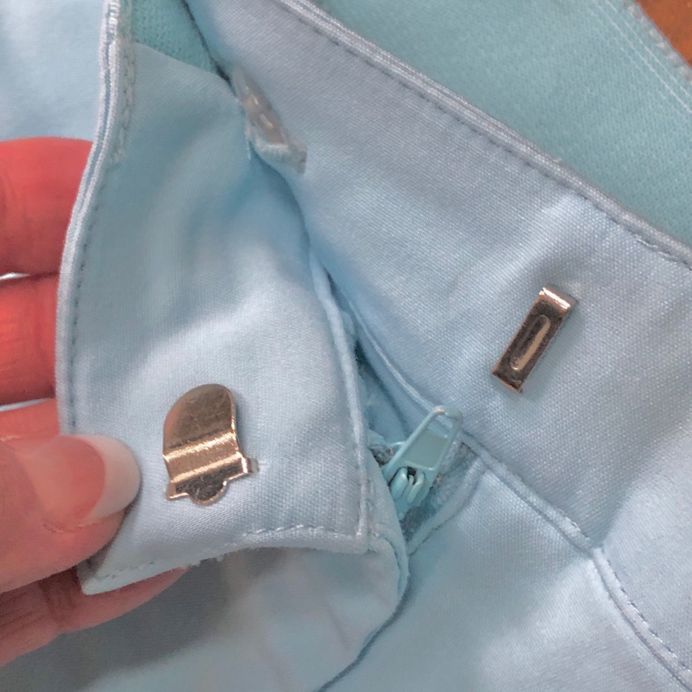 💙💙LIGHT BLUE CAPRIS PANT💙💙 - Picture 6 of 13